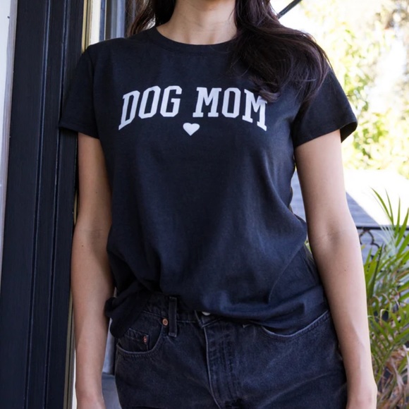 DOG MOM CLASSIC TEE - Picture 2 of 3